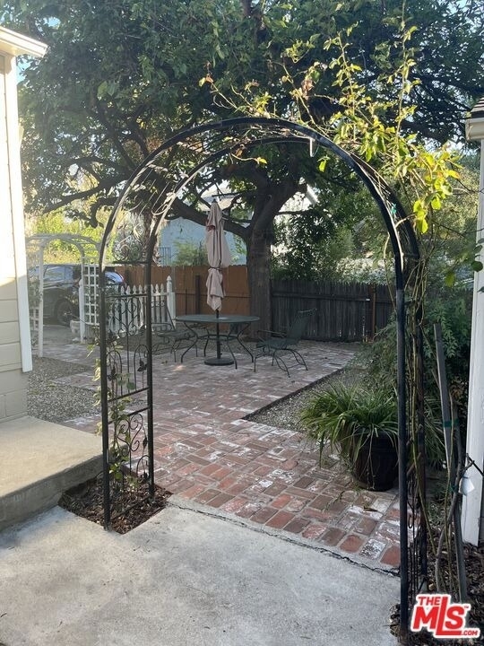 3708 Altura Avenue - Photo 4