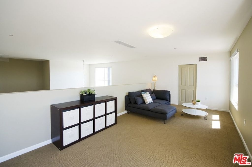 546 N Oxford Avenue - Photo 14