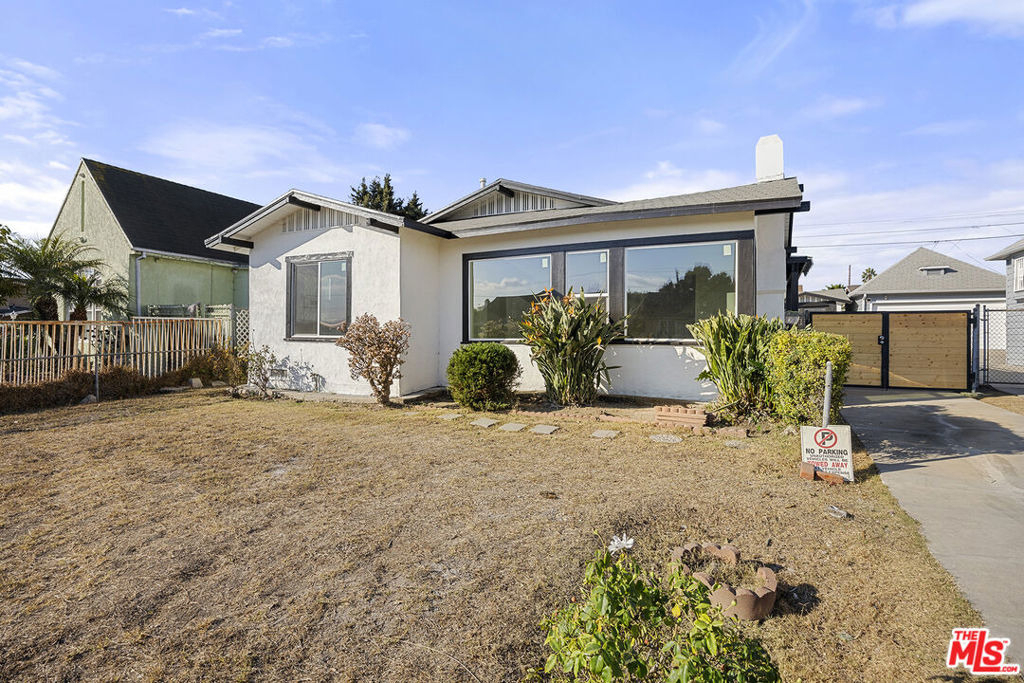 5465 S Victoria Avenue - Photo 0