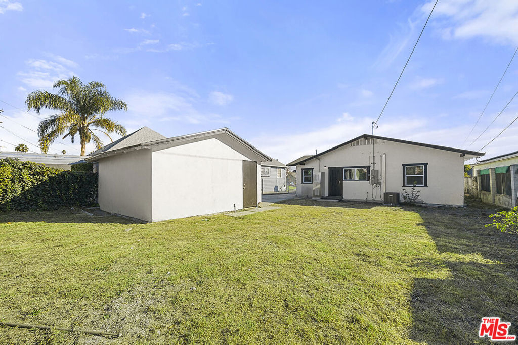 5465 S Victoria Avenue - Photo 24