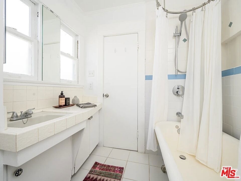 2213 Arizona Avenue - Photo 14