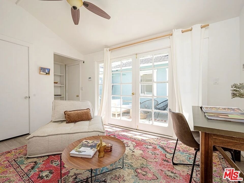 2213 Arizona Avenue - Photo 9
