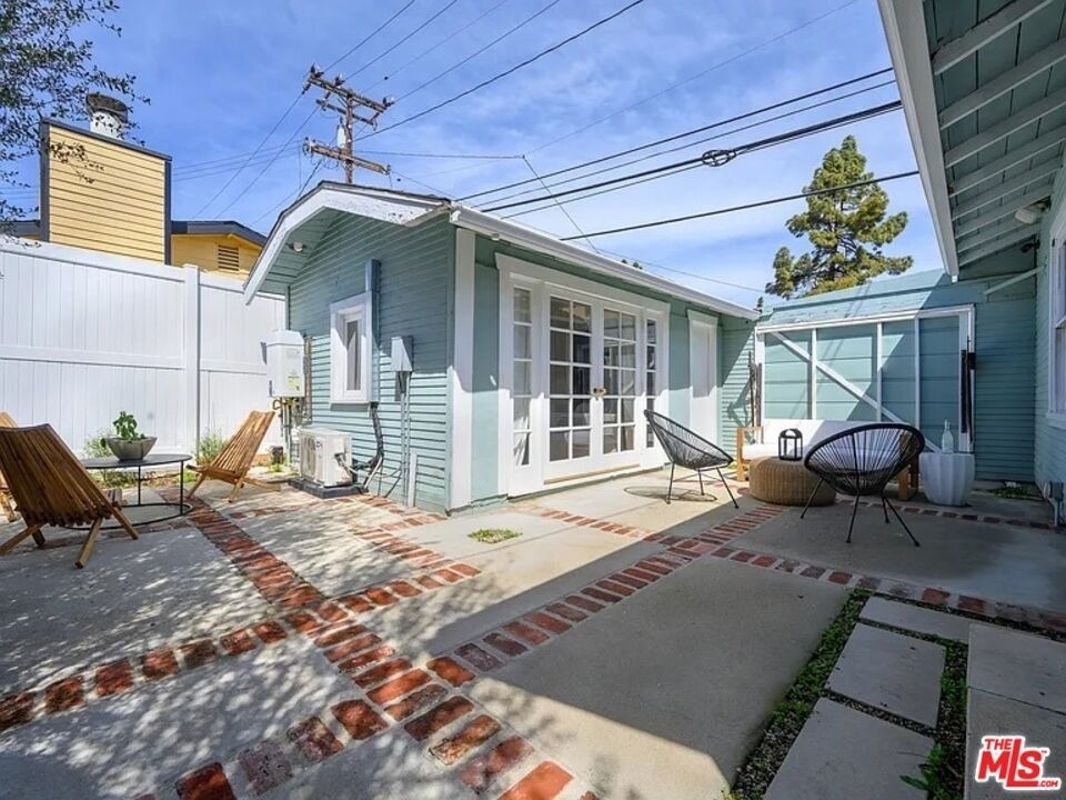 2213 Arizona Avenue - Photo 18