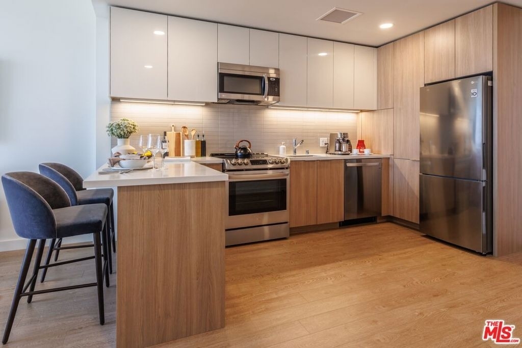 11750 Wilshire Boulevard - Photo 3