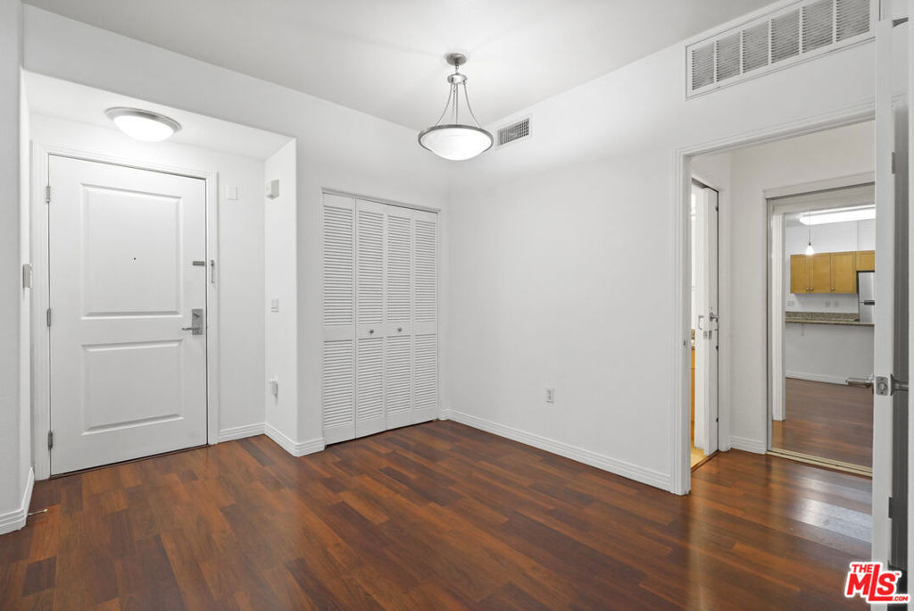 100 S Alameda Street - Photo 9