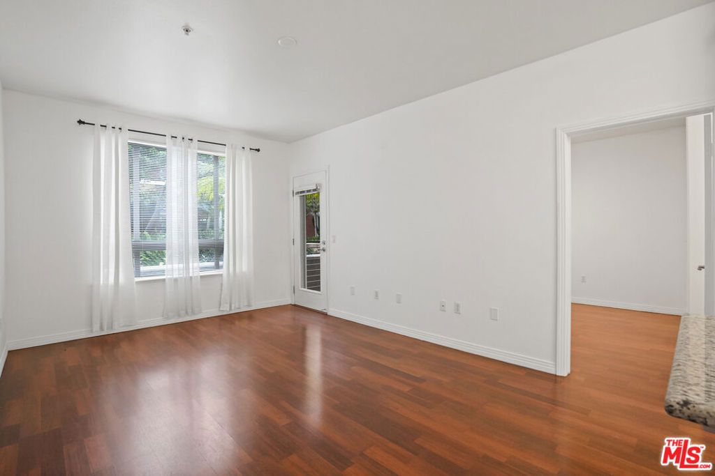 100 S Alameda Street - Photo 2
