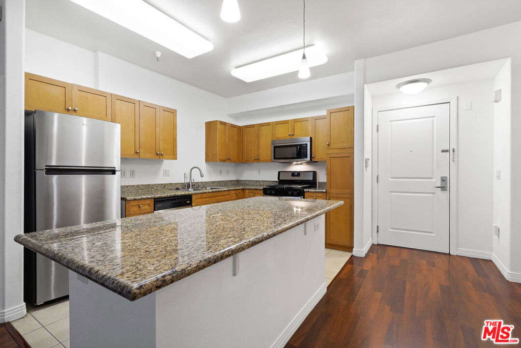 100 S Alameda Street - Photo 4
