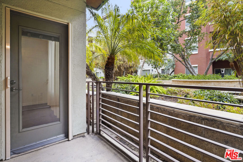 100 S Alameda Street - Photo 11
