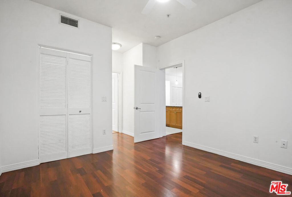 100 S Alameda Street - Photo 12