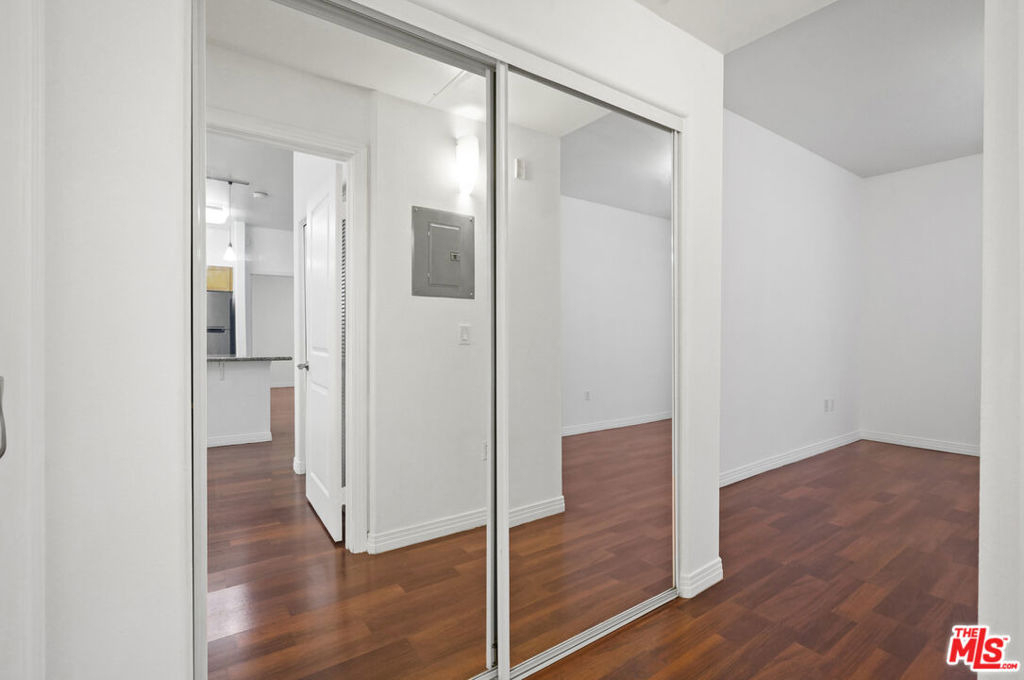 100 S Alameda Street - Photo 15