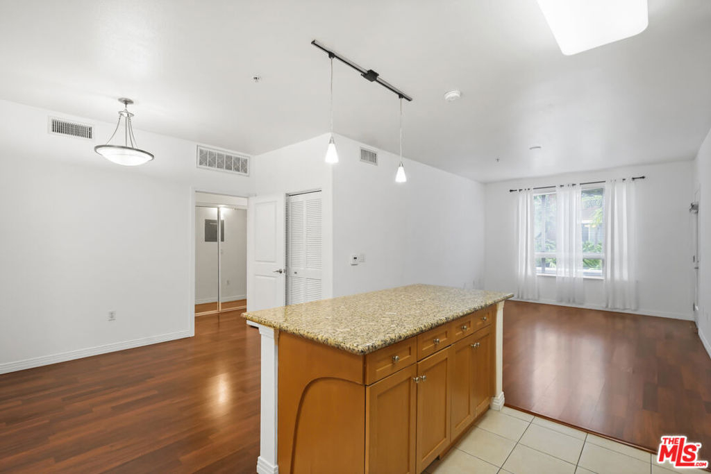 100 S Alameda Street - Photo 6