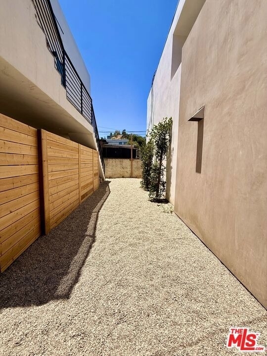 2707 Benedict Street - Photo 24