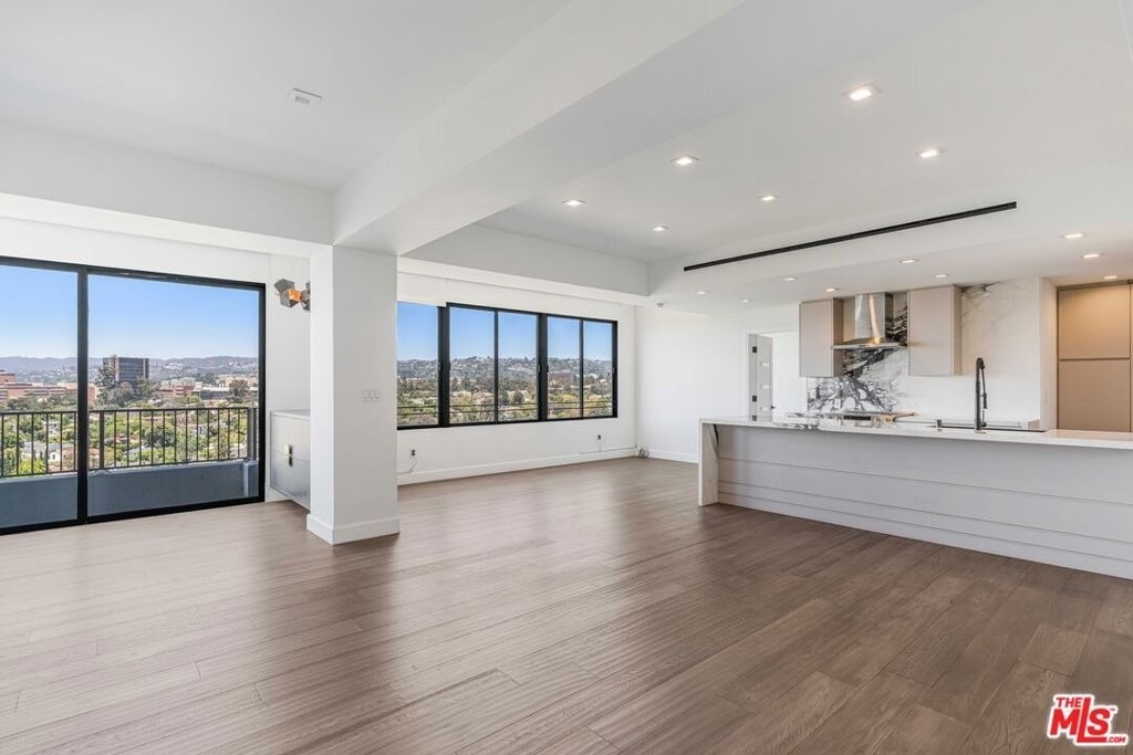 10501 Wilshire Boulevard - Photo 2