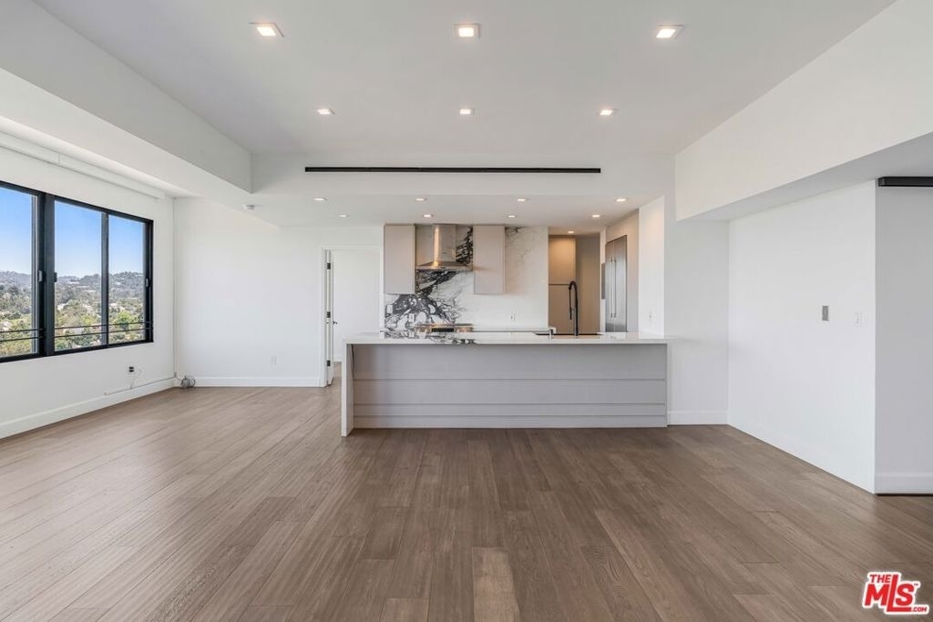 10501 Wilshire Boulevard - Photo 3