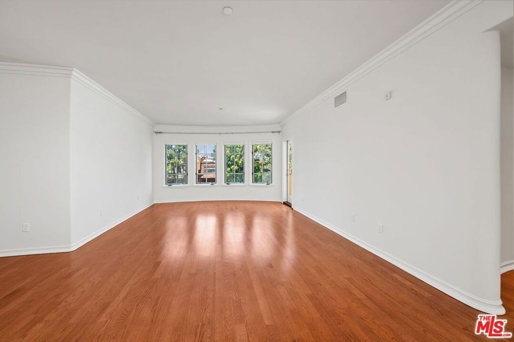 1000 Granville Avenue - Photo 23