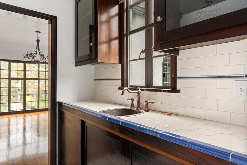 407 N Orange Drive - Photo 5