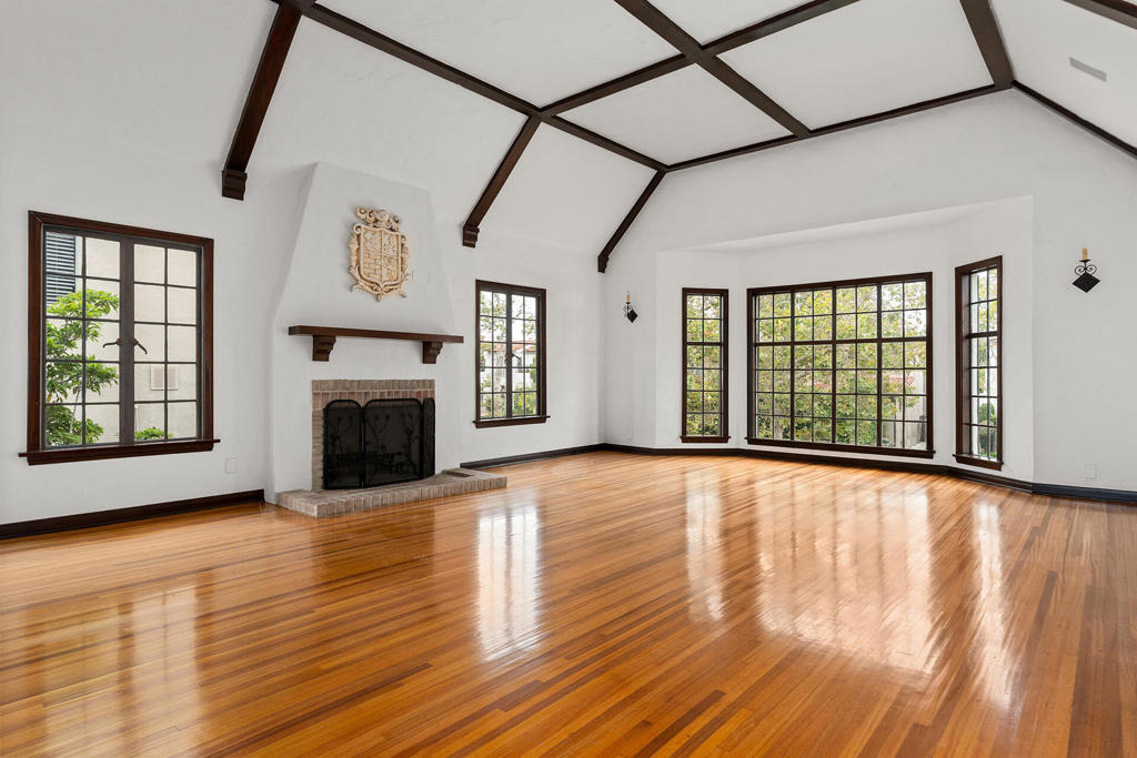 407 N Orange Drive - Photo 2
