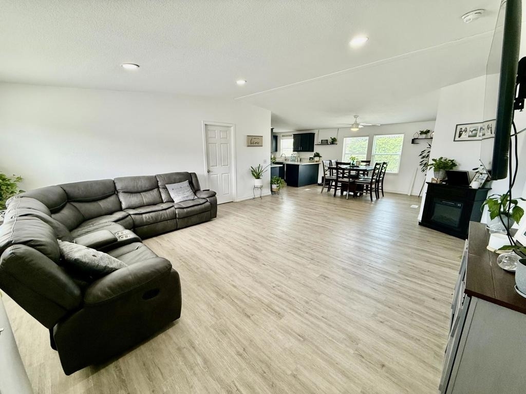 64173 Thomas Avenue - Photo 1