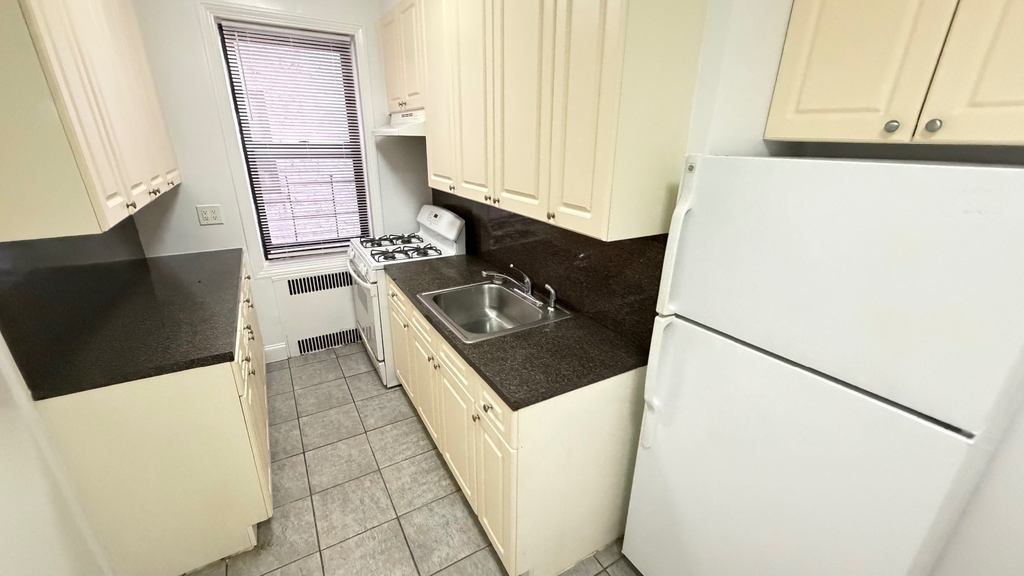 36-19 167th Street - Photo 3
