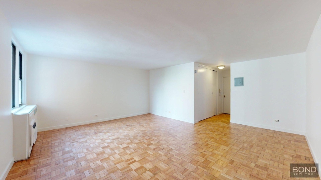East 79th Street - Photo 0