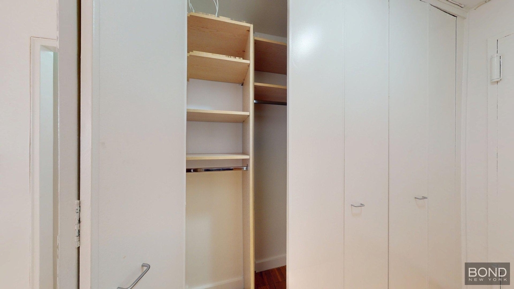 East 49th Street - Photo 2