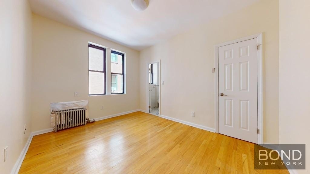 West 45th Street - Photo 1