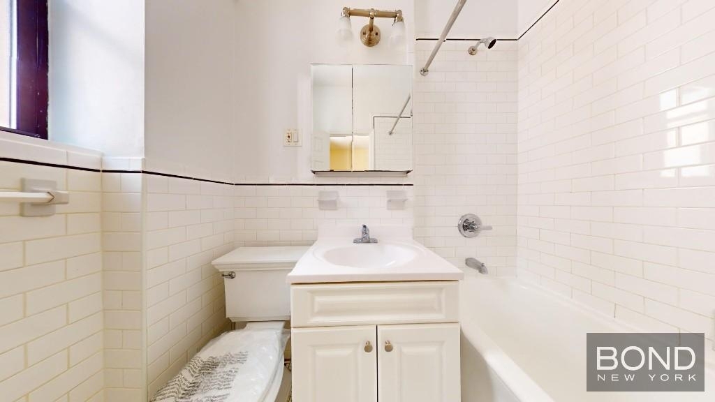 West 45th Street - Photo 2