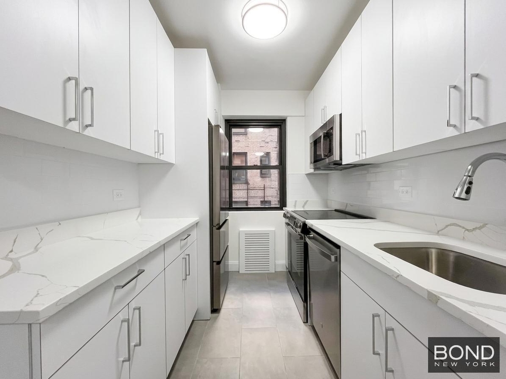 East 69th Street - Photo 7