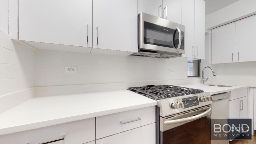 East 57th Street - Photo 2