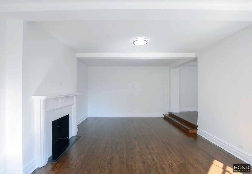 Fifth Avenue - Photo 2