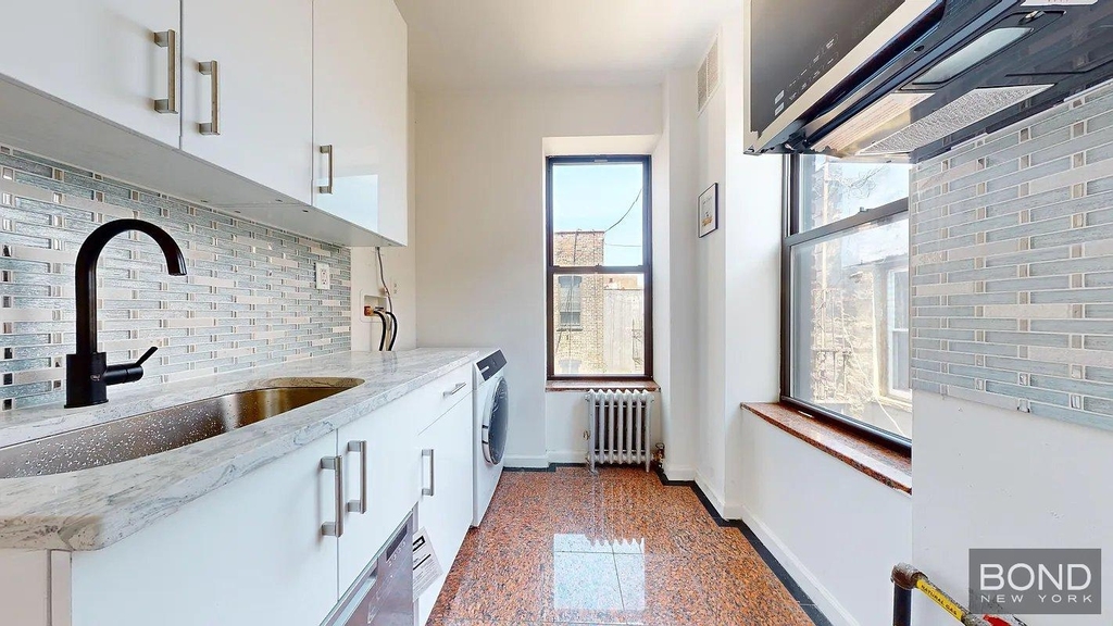 East 5th Street - Photo 5