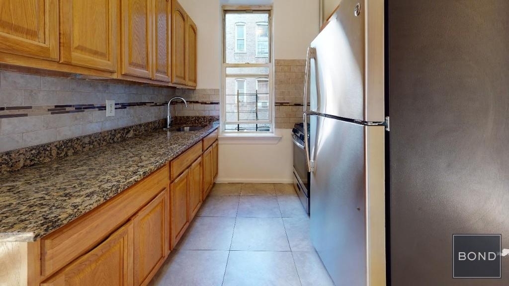 West 143 Street - Photo 7