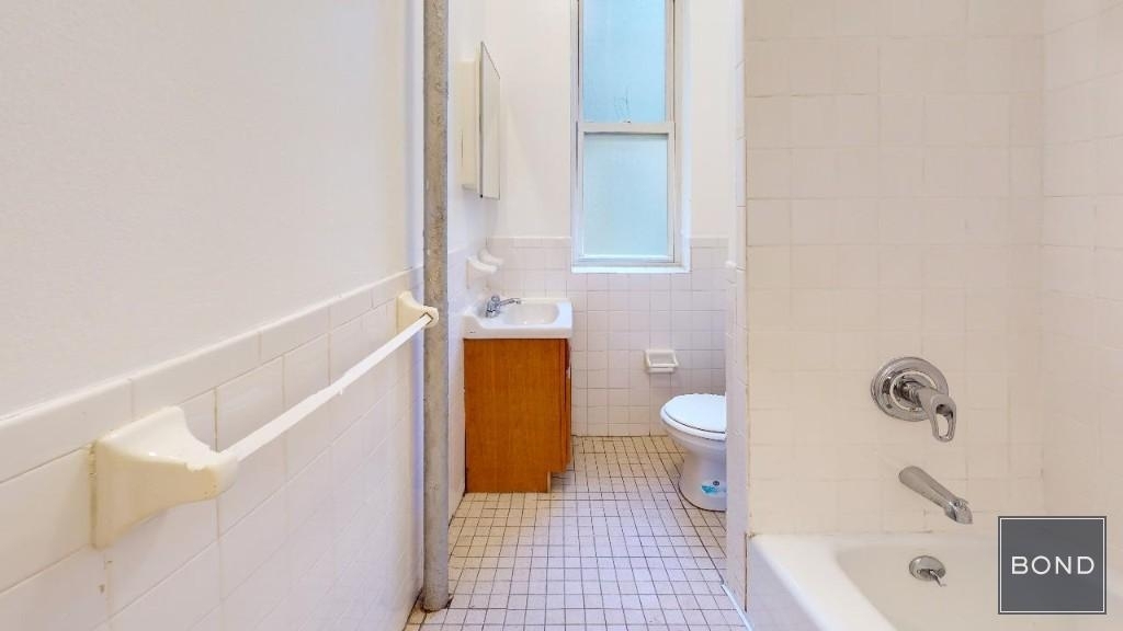 West 143 Street - Photo 17