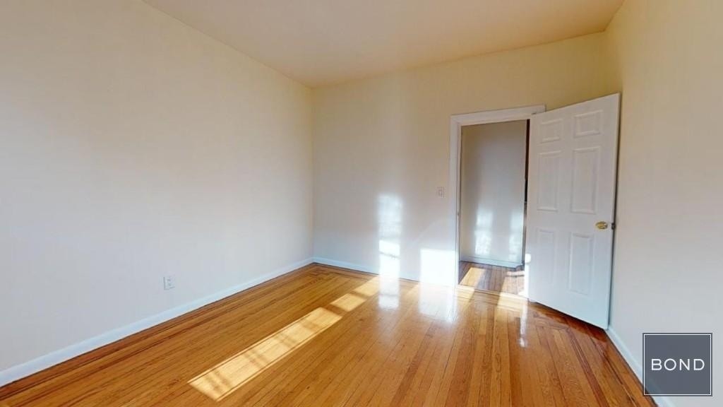 West 143 Street - Photo 13