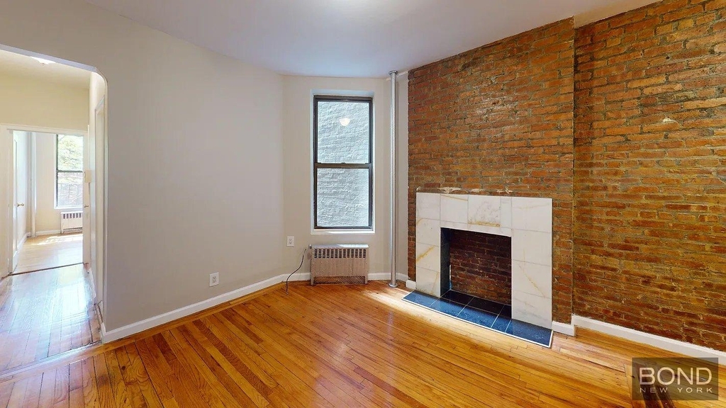 West 83 Street - Photo 4