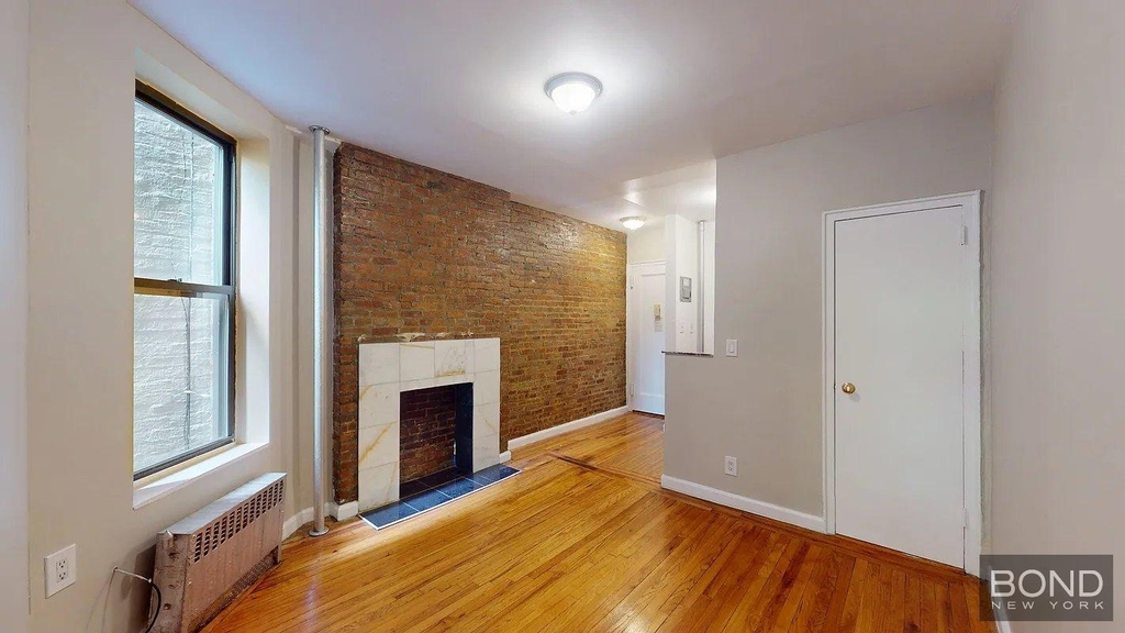 West 83 Street - Photo 1