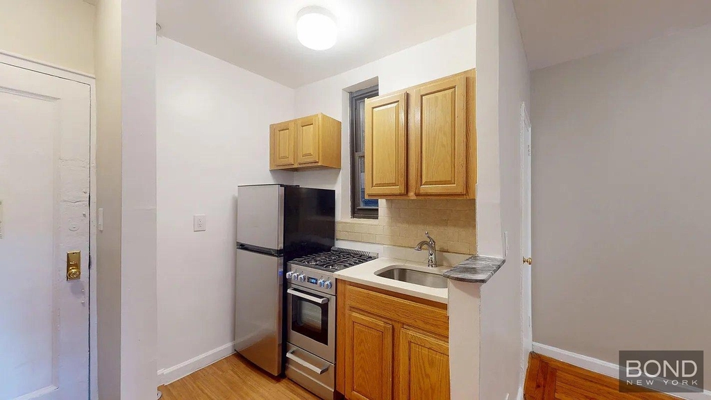 West 83 Street - Photo 7