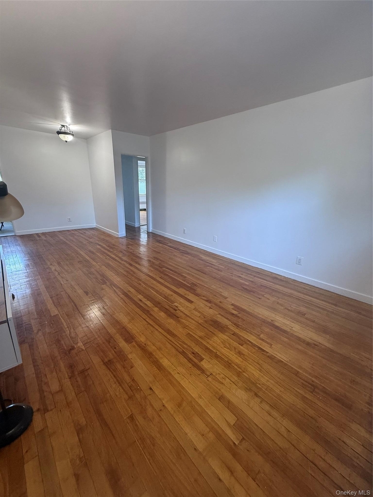 35 Winchester Avenue - Photo 8
