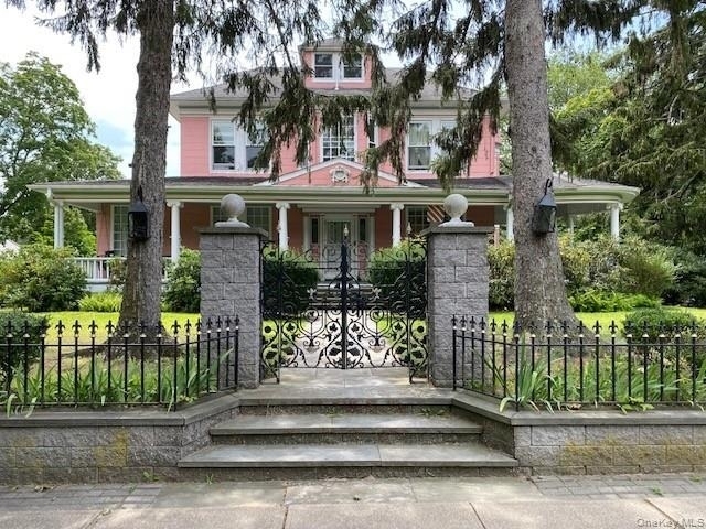 173 Sea Cliff Avenue - Photo 1