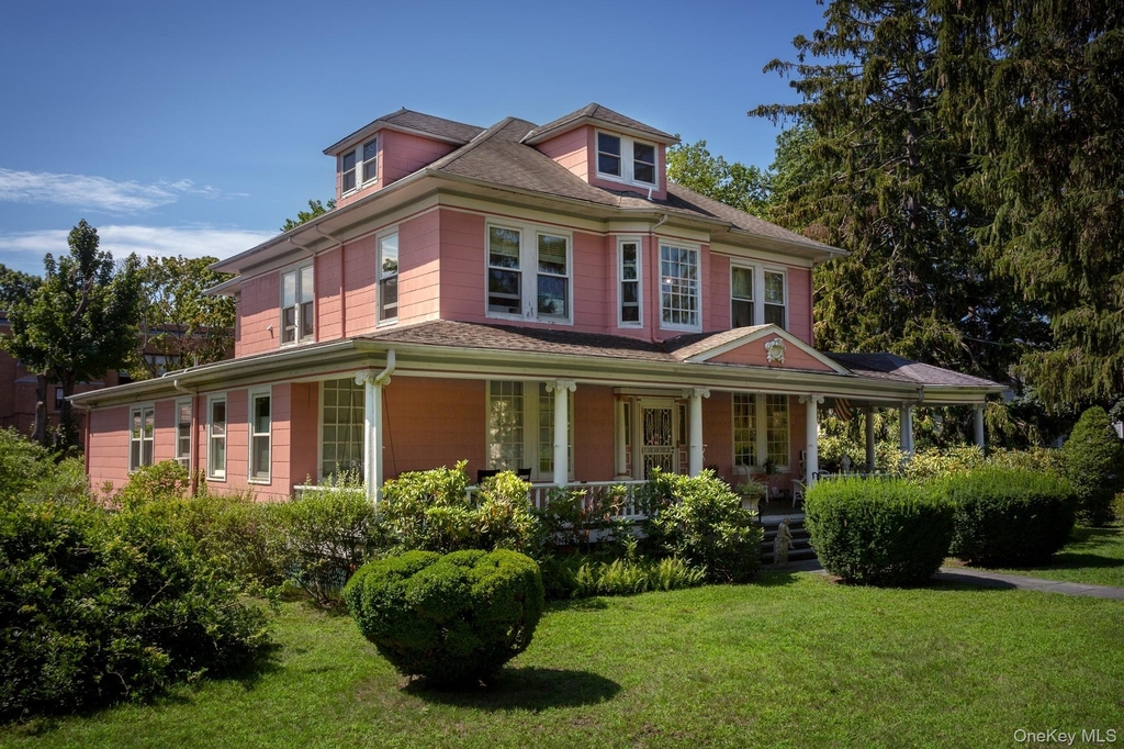 173 Sea Cliff Avenue - Photo 0
