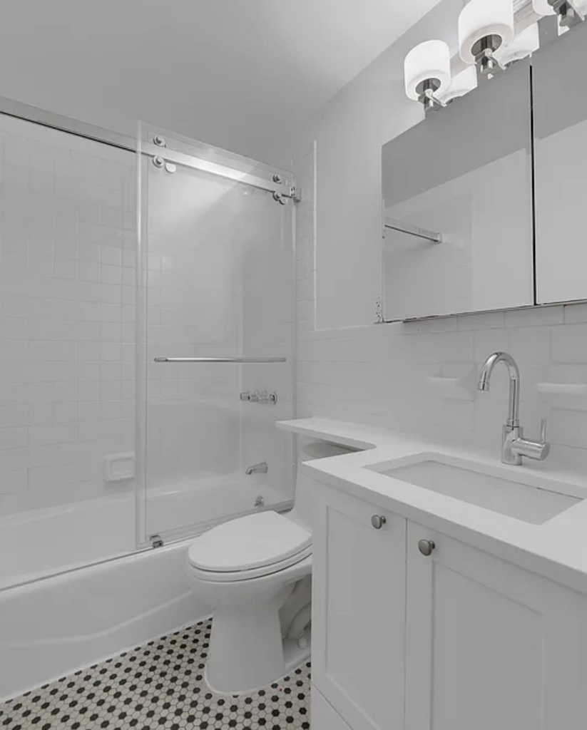 121 Madison Avenue - Photo 8