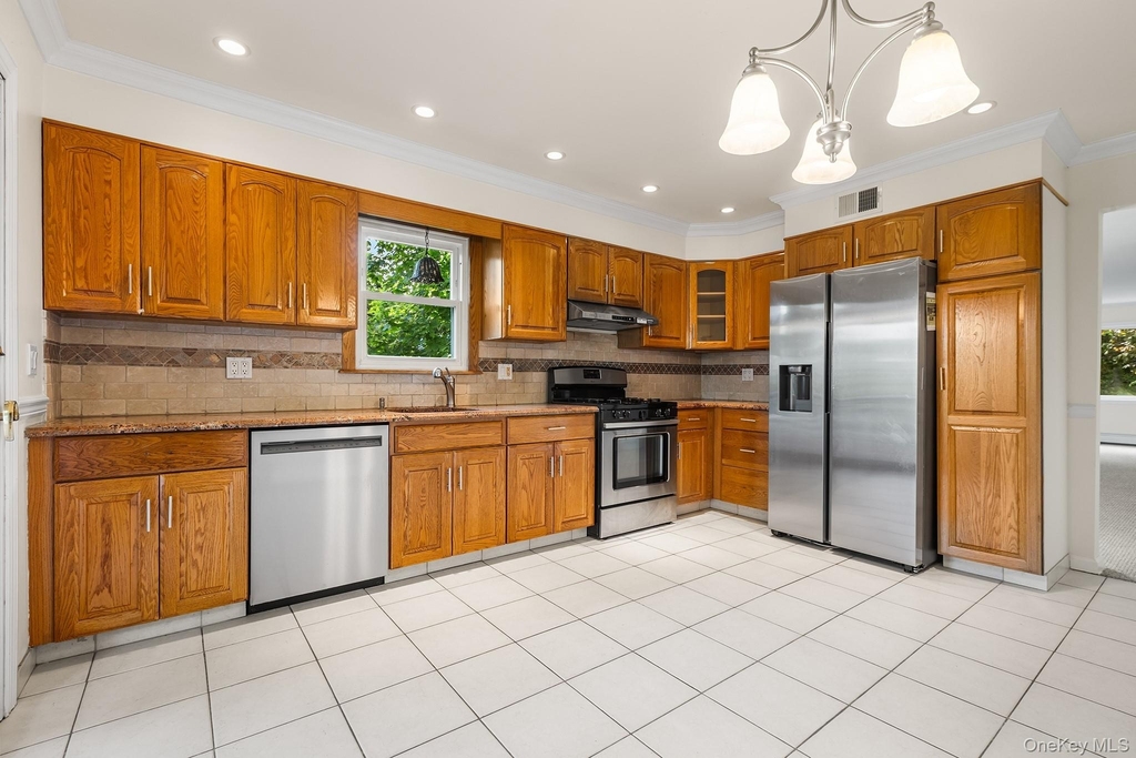 89 Frances Avenue - Photo 3