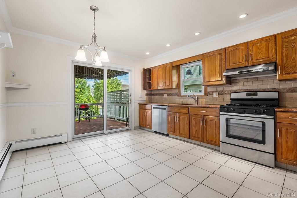 89 Frances Avenue - Photo 2