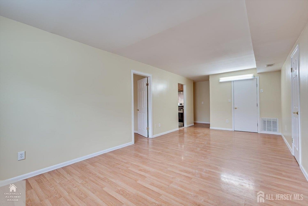 434 College Drive - Photo 2