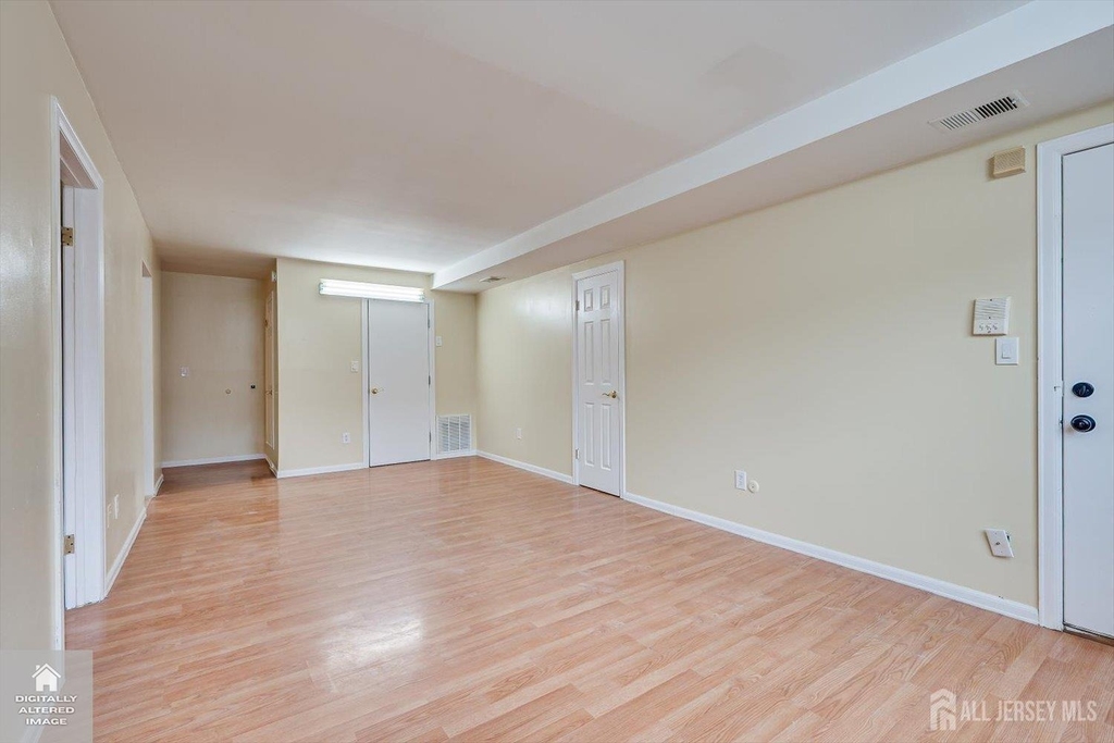 434 College Drive - Photo 3