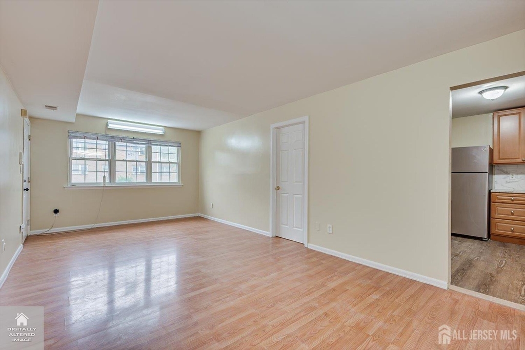 434 College Drive - Photo 4