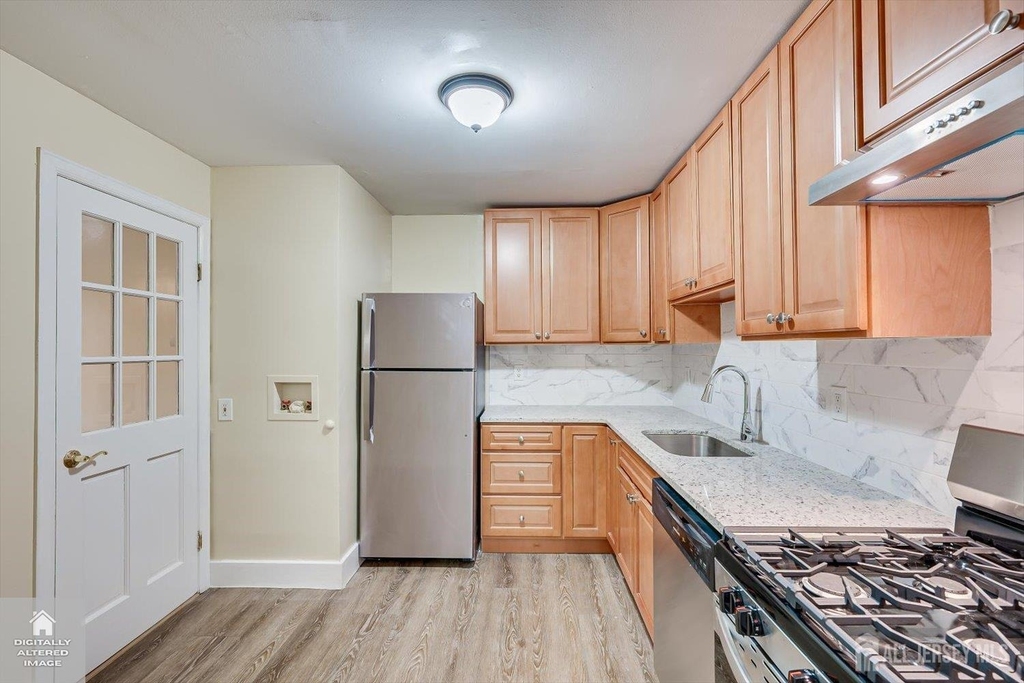 434 College Drive - Photo 5