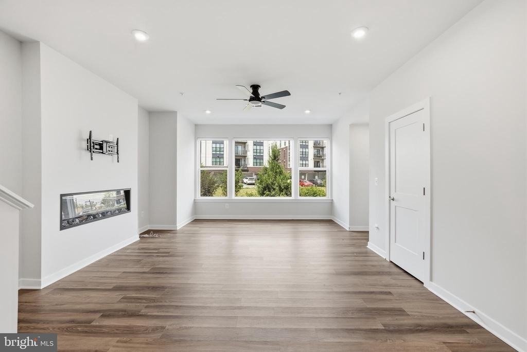 43732 Transit Square - Photo 19