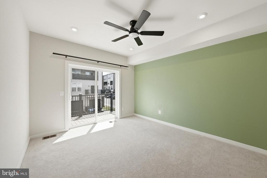 43732 Transit Square - Photo 22