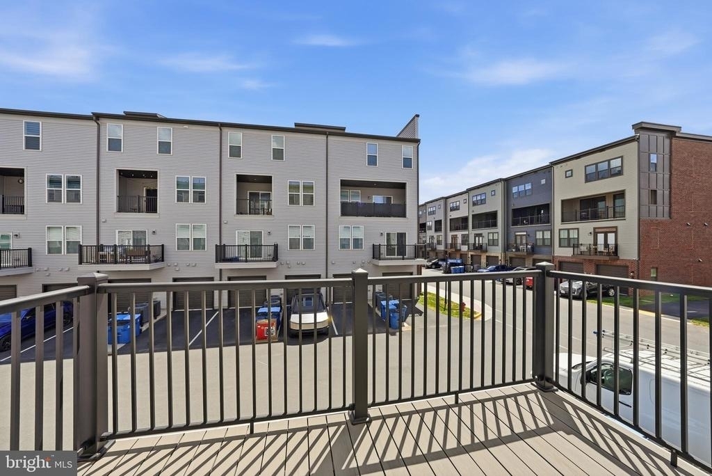 43732 Transit Square - Photo 1